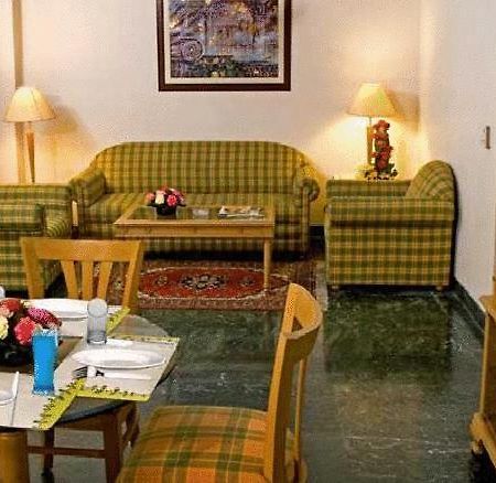 Savoy Suites Noida Ngoại thất bức ảnh