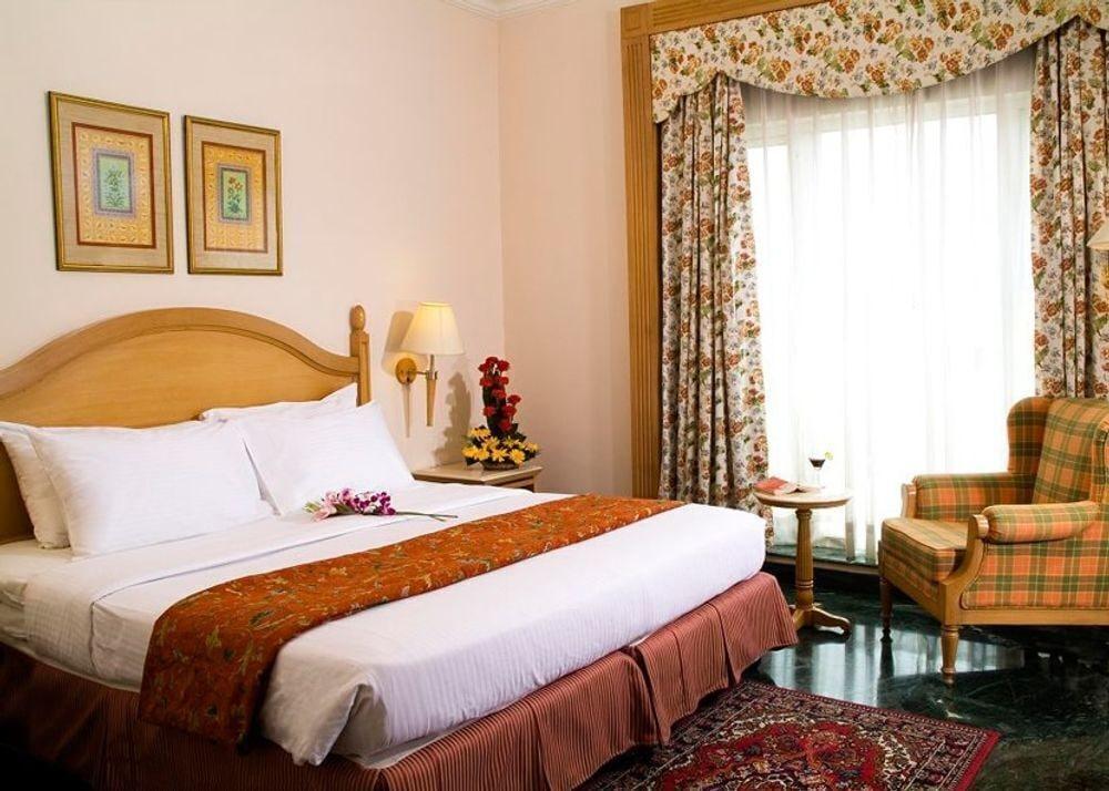 Savoy Suites Noida Ngoại thất bức ảnh