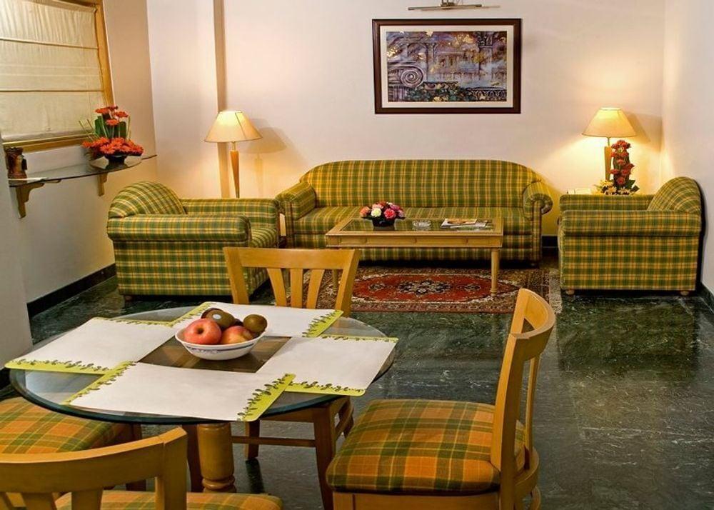 Savoy Suites Noida Ngoại thất bức ảnh