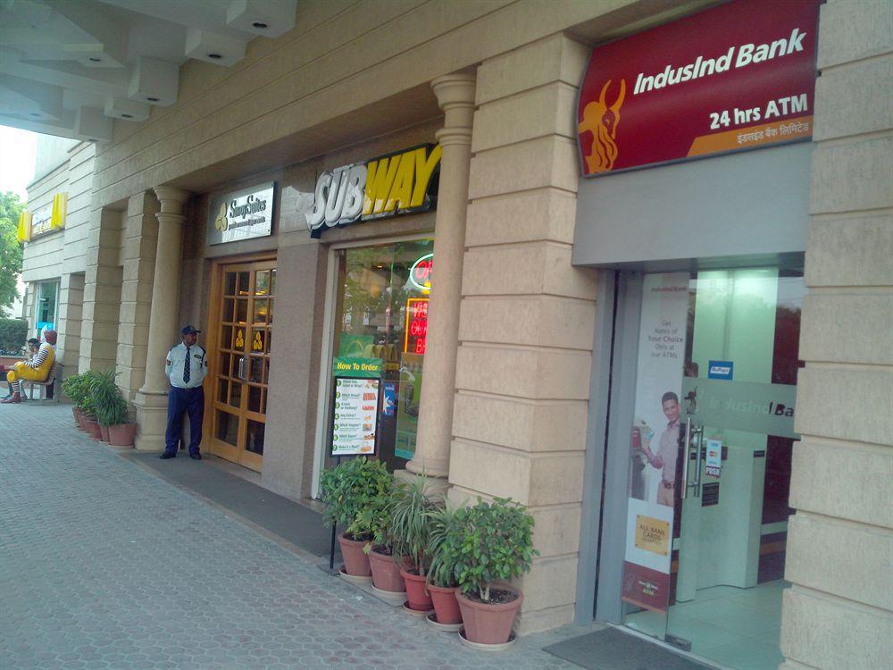Savoy Suites Noida Ngoại thất bức ảnh