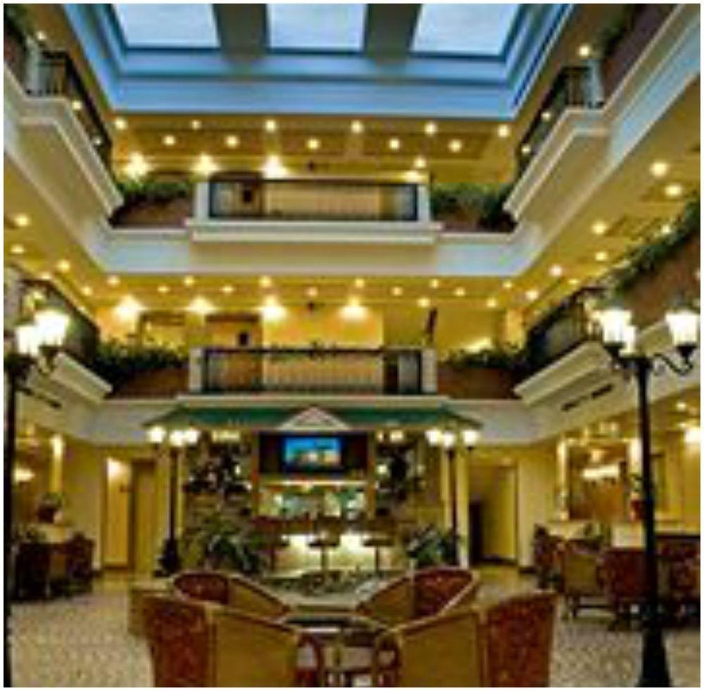 Savoy Suites Noida Ngoại thất bức ảnh