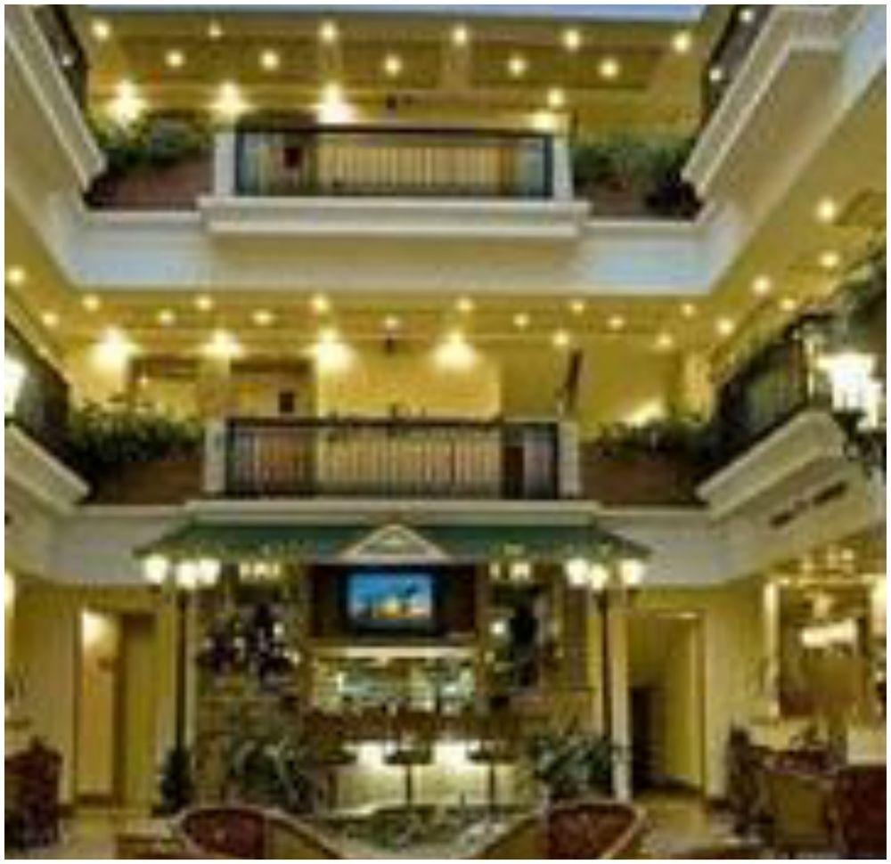 Savoy Suites Noida Ngoại thất bức ảnh