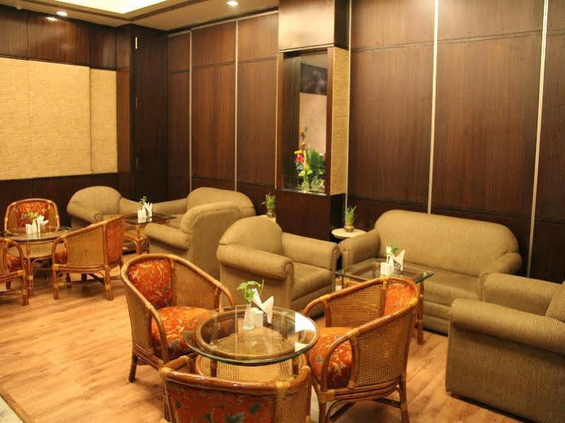 Savoy Suites Noida Ngoại thất bức ảnh